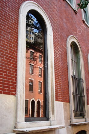 Rowhouse reflection